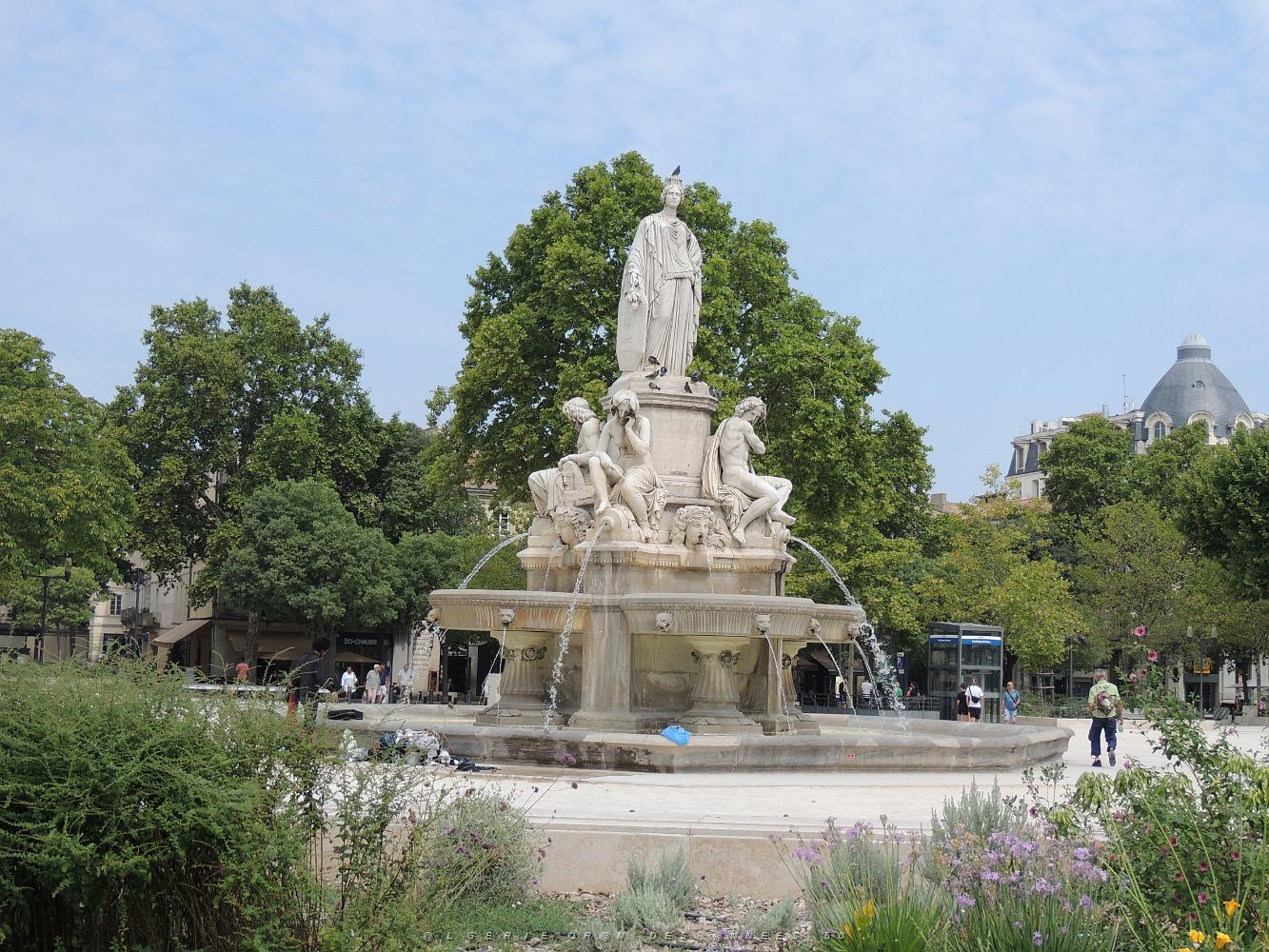 2022 07 UN AIR DE VACANCES LE 22 NIMES (20).JPG -           